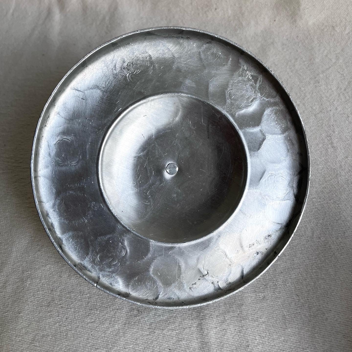 Stamped Aluminum Bowl w Lid